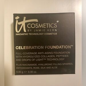 IT Cosmetics Celebration Foundation Powder NIB color: RICH